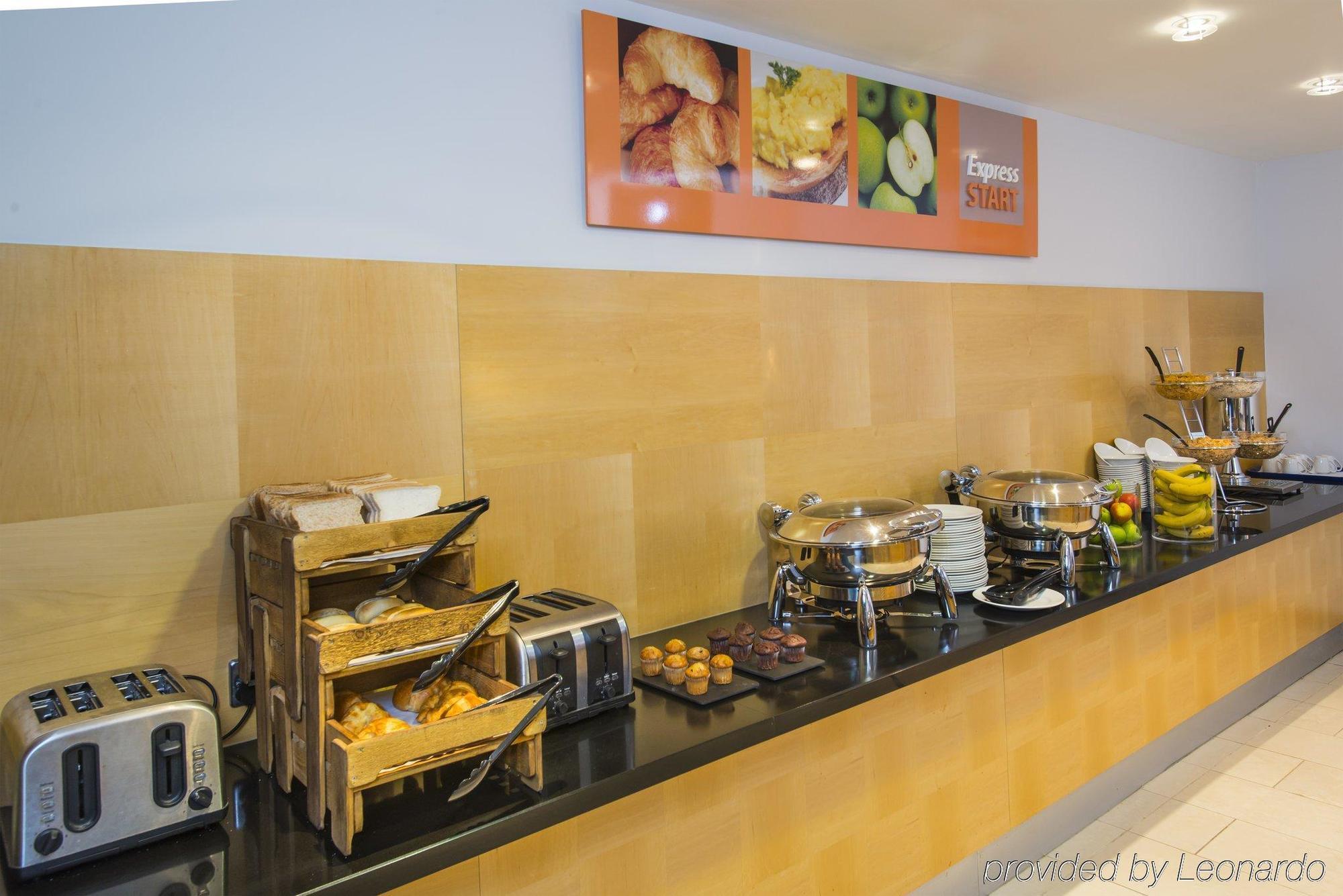 Express By Ihg Hotel 3*
