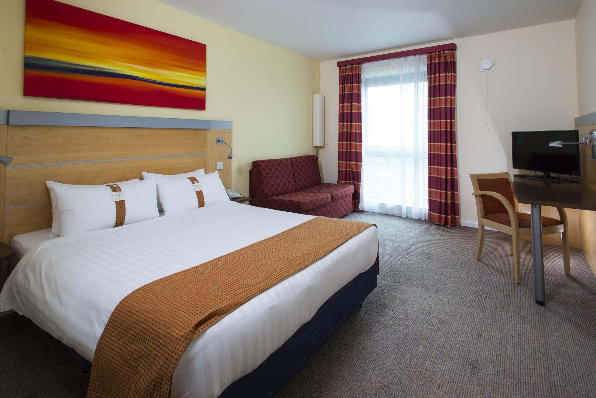 Express By Ihg Hotel 3*