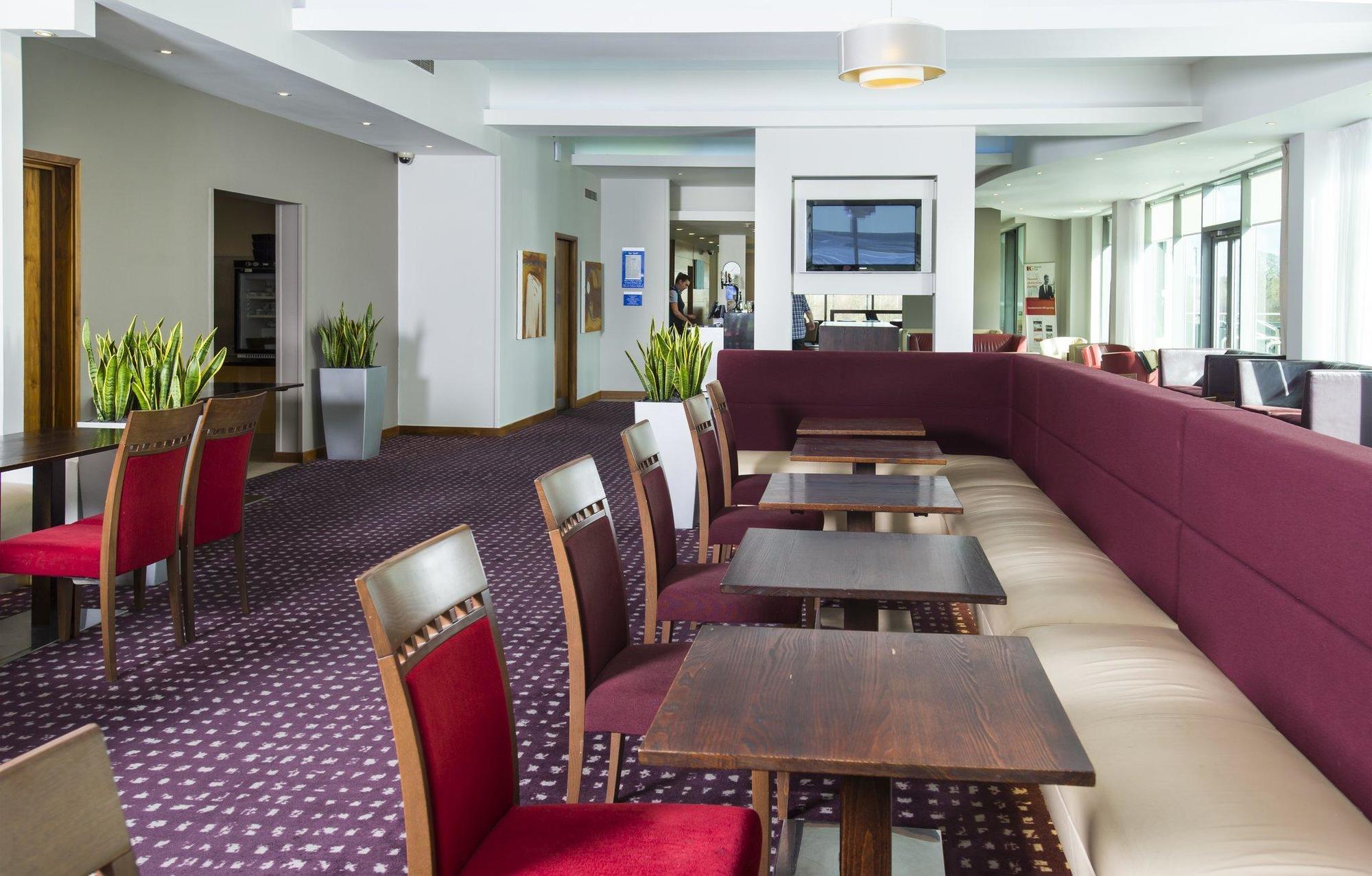 Express By Ihg Hotel Hamilton